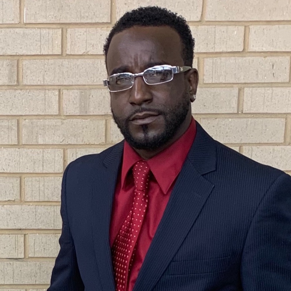 Meet your Posher, Roy’ale